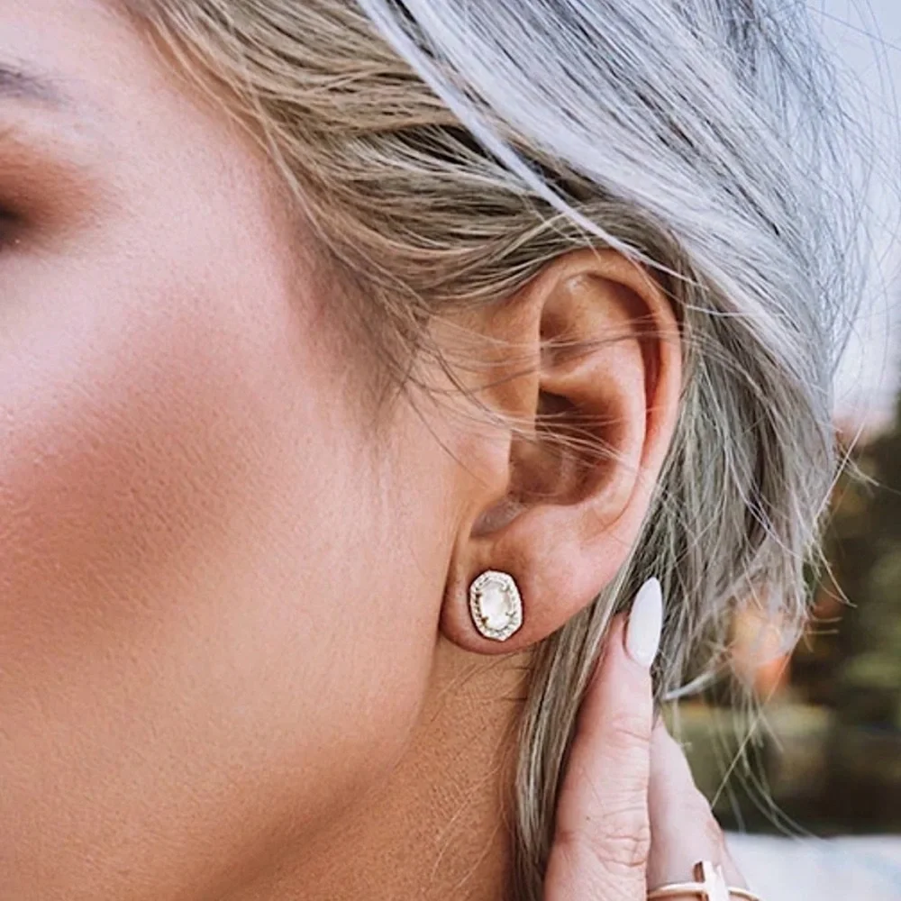 NWT Kendra Scott Cade Stud Earrings - Gold & Ivory MOP - Picture 2 of 3